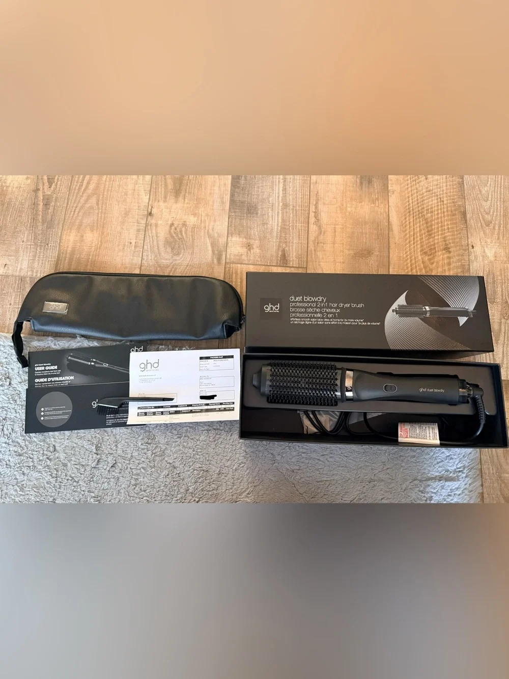 ghd duet blowdry brush with Pouch. Wet to dry